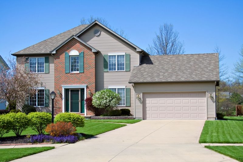 Figure Out What it Takes to Get the Right Garage for Your Home