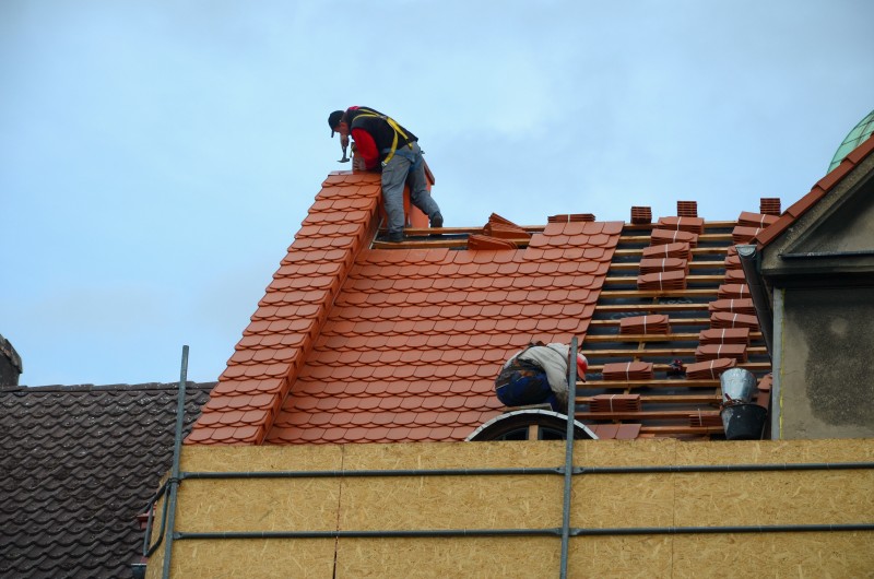 Why an Individual Should Hire Roofing Contractors Meridian ID Instead of Doing the Work Themselves