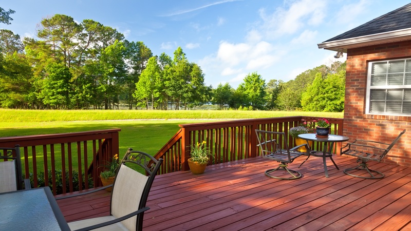 A Good Deck-Building Contractor in Oakland County Makes Sure That the Deck Looks Fantastic