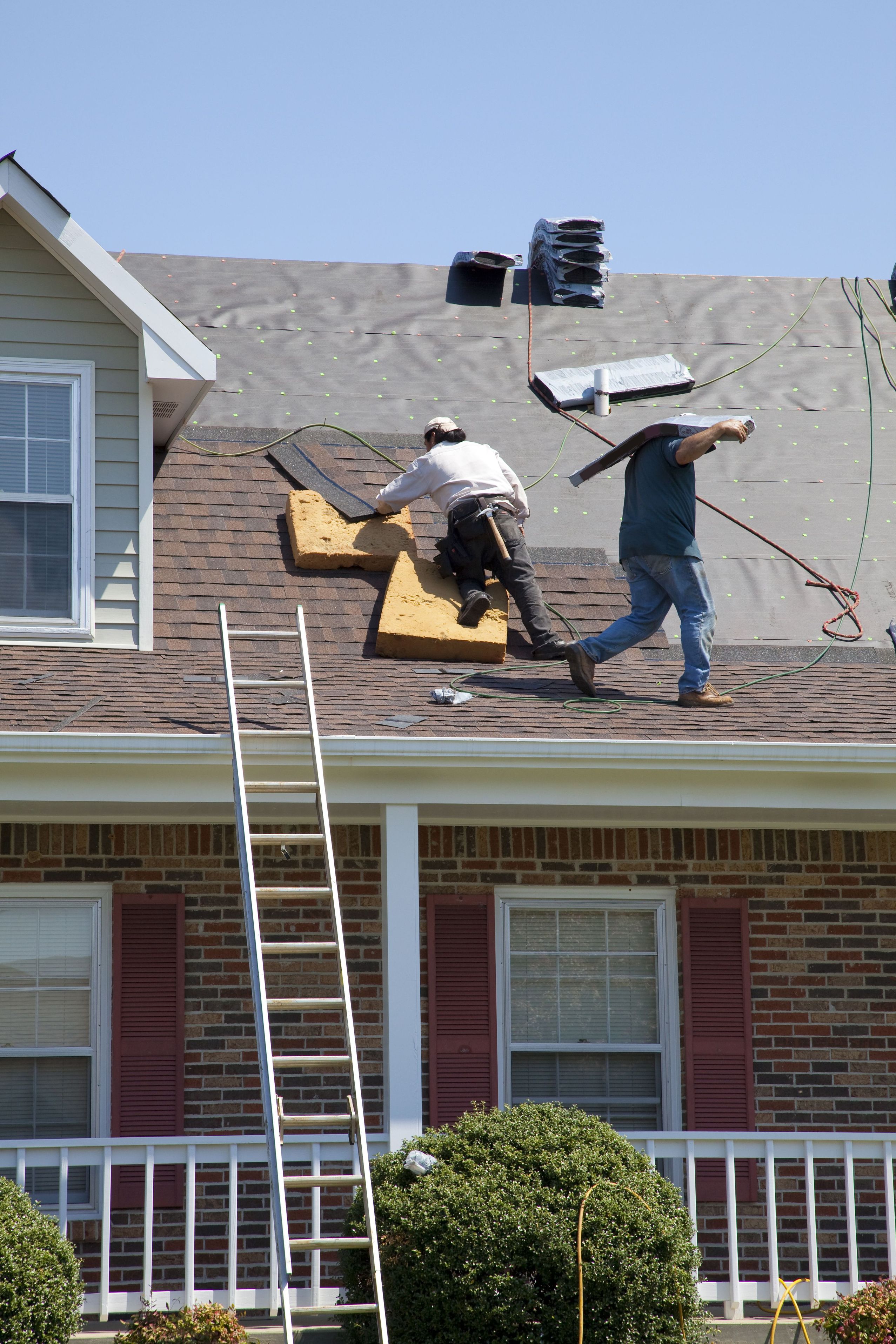 Knowing When to Call for Help From a Roof Repair Company in Oahu