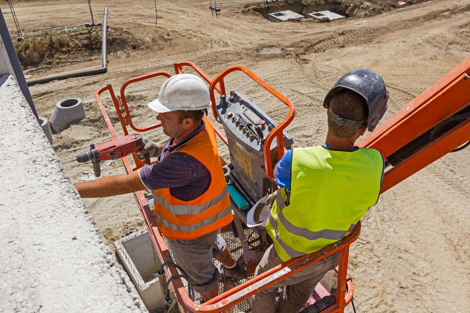 Important Information to Know Before Your Scissor Lift Rental in New York