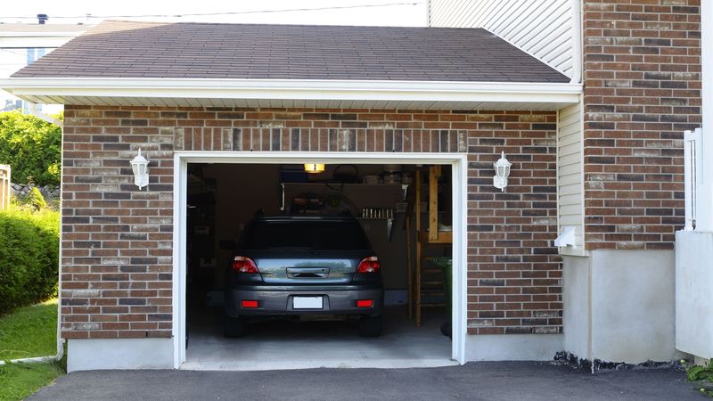 Top Signs It’s Time to Call for Garage Door Repair in Skokie, IL