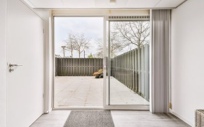 Protect Pets and Kids Effortlessly Using an Outdoor Deck Gate New Jersey Residents Love